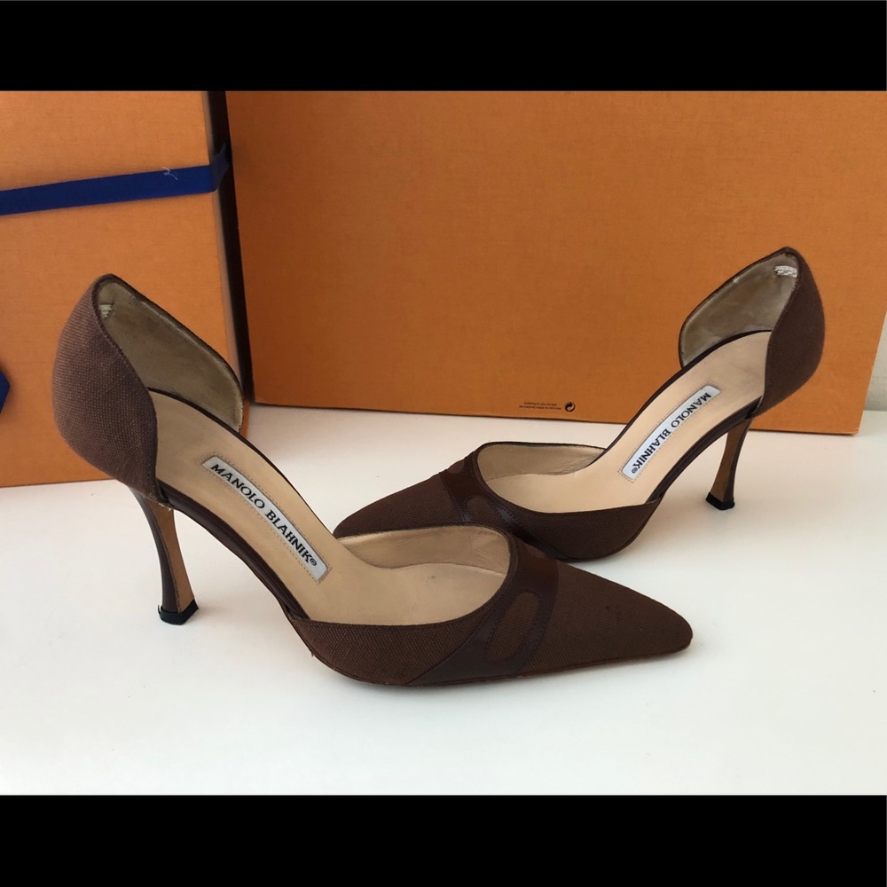 MANOLO BLAHNIK classic d'orsay stiletto heel pumps